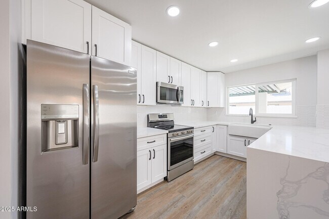 Building Photo - 11202 N 43rd Dr