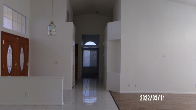 Building Photo - 252 Paseo Del Lago Cir