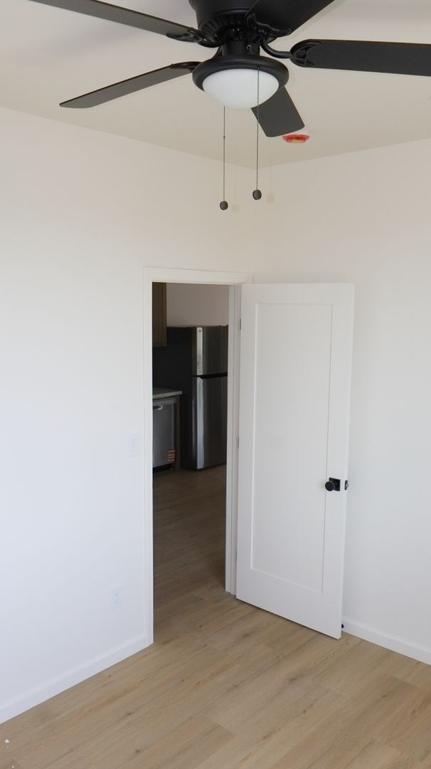 Building Photo - 3 bedrooms 2 bathrooms Duplex with a 2 car garage