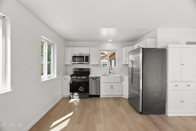 Building Photo - 111 Everett St