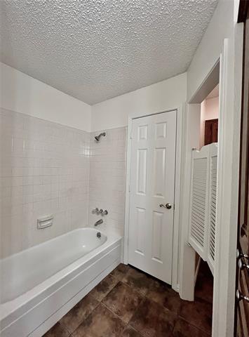 Building Photo - 906 Moore St