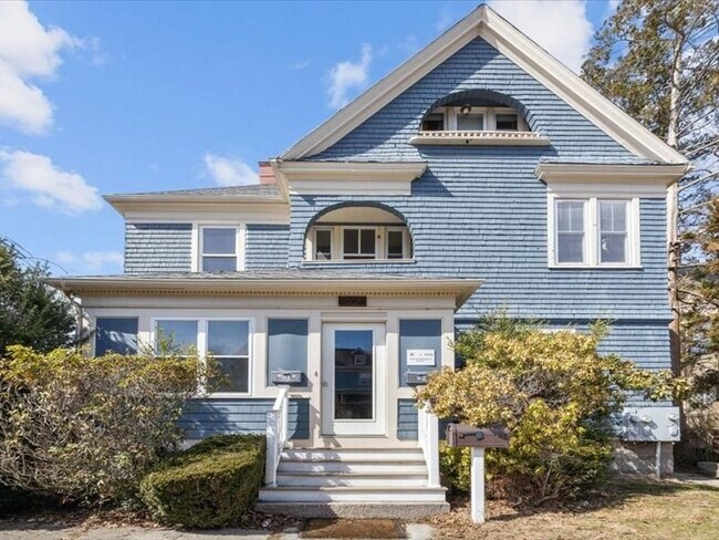 Building Photo - 52 Underwood St