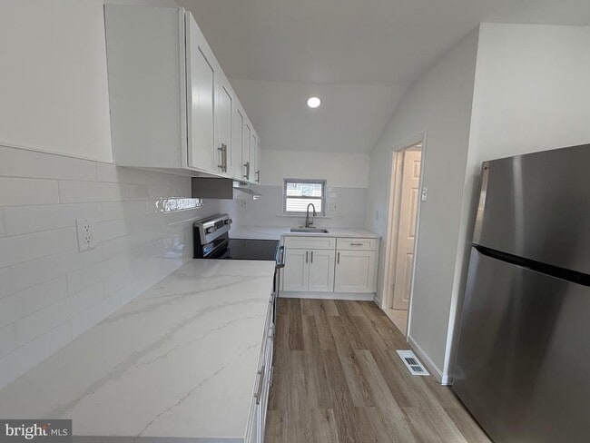 Building Photo - 226 Outlook Blvd