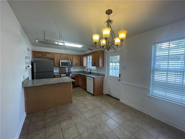 Building Photo - 6882 Red Cedar Dr