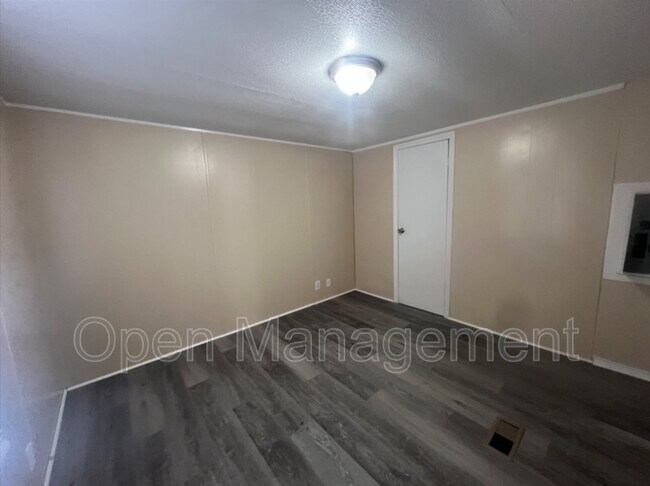 Building Photo - 3300 Voight Blvd