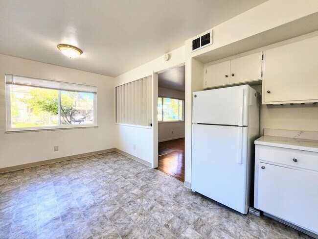 Building Photo - 3 Bedroom Rincon Valley Duplex