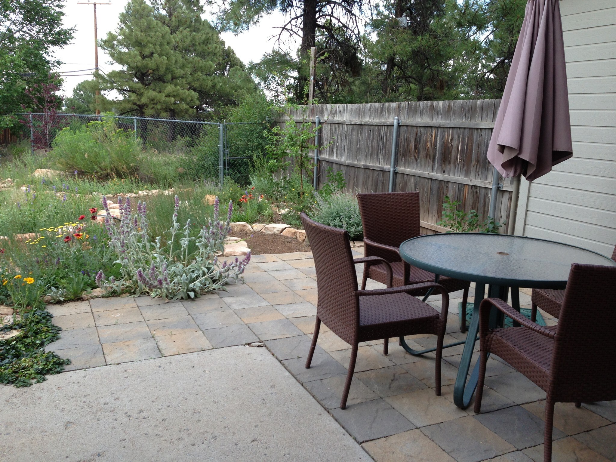 Flagstaff Patio with Table - 4190 E Village Cir