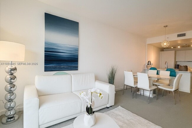 Building Photo - 501 NE 31st St