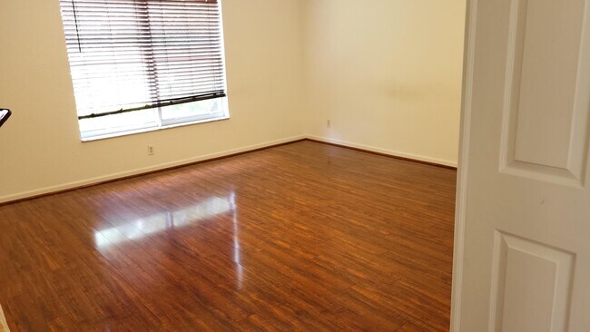 Building Photo - 4088 Lake Tahoe Cir