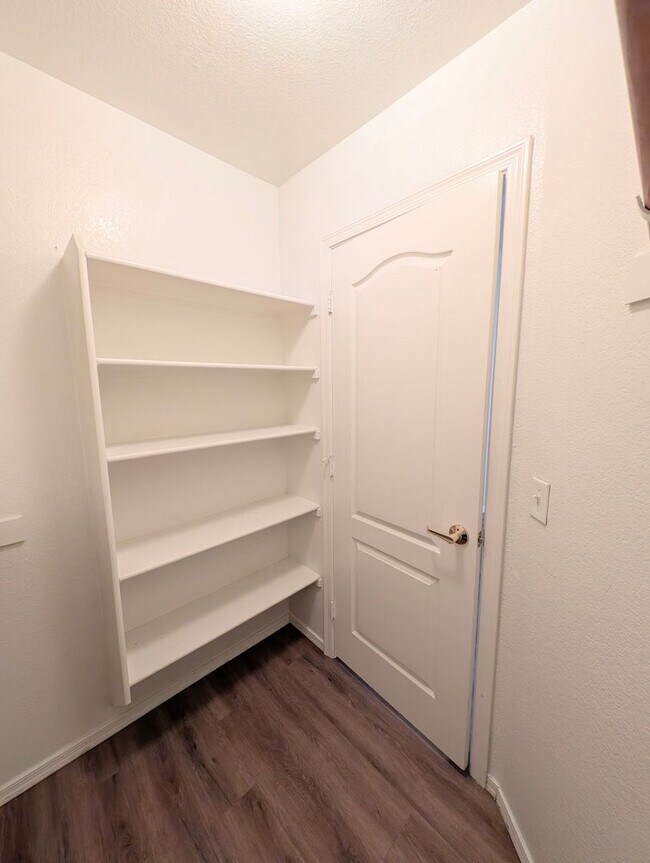 Building Photo - AVAILABLE NOW WITH A PRIVATE POOL IN GREAT GILBERT LOCATION!!!!