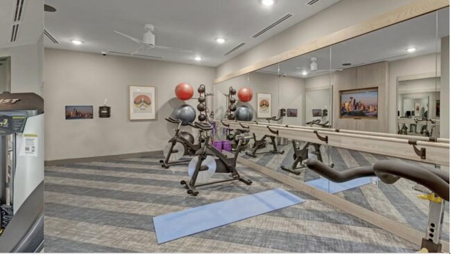 Building Photo - 719 8th Ave S