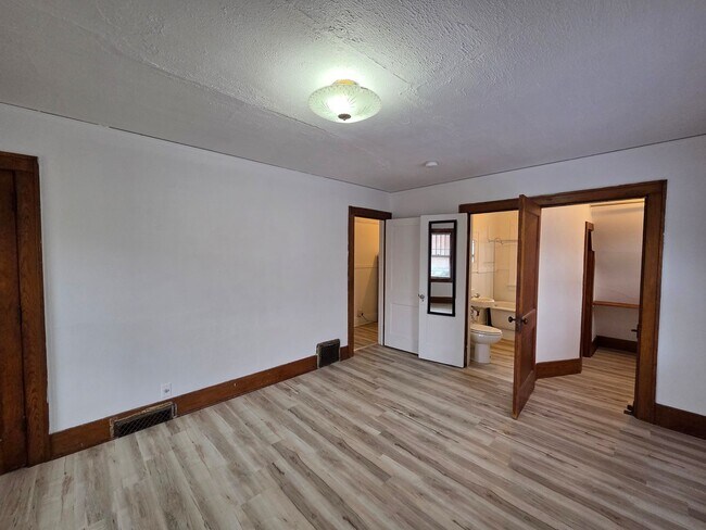 Building Photo - 2216 Merner Ave