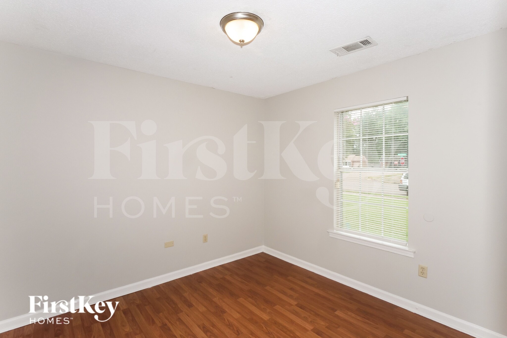 Building Photo - 5923 Willow Springs Dr