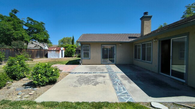Building Photo - Brand New Flooring and FRESH Paint - SPACIOUS 3 BEDROOM HOUSE IN LIVERMORE!!!