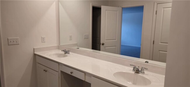 Building Photo - 2801 Habibi Ct