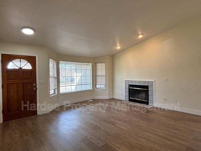 Building Photo - 3248 S Cadet Ave