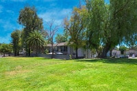Building Photo - Summer Hill
