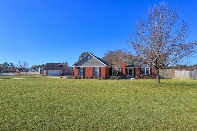 Building Photo - 204 Birch Dr