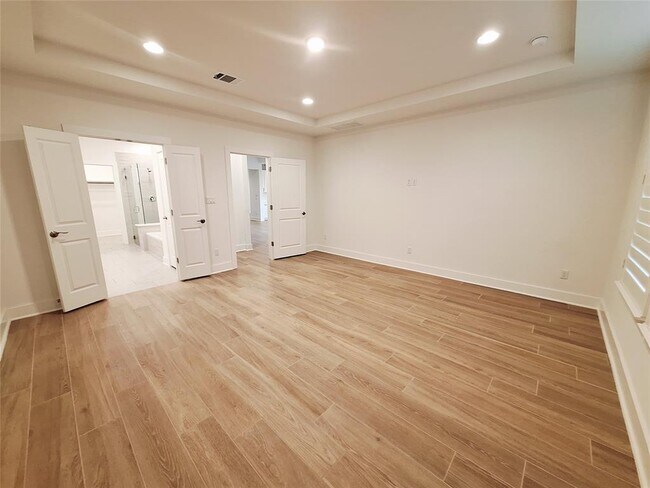 Building Photo - 1221 Brasano Pl