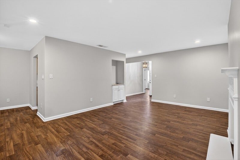 Building Photo - 3575 Oakvale Rd
