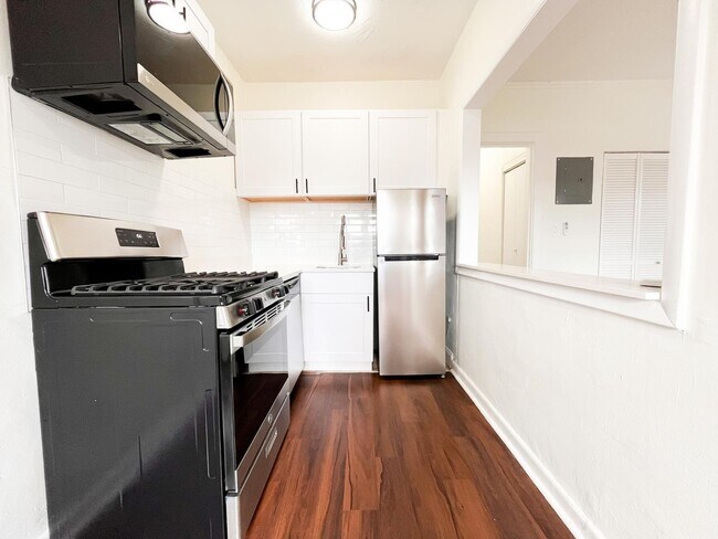 Building Photo - 623 Park Pl