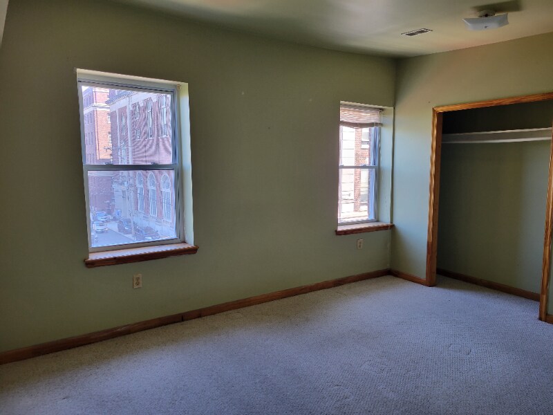 Building Photo - 552 N 17th St