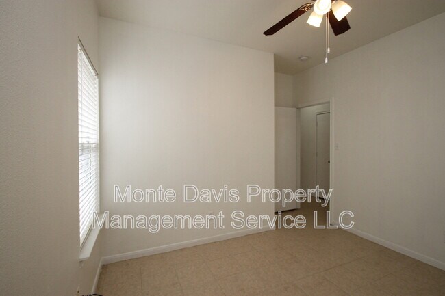 Building Photo - 2817 Southampton Way