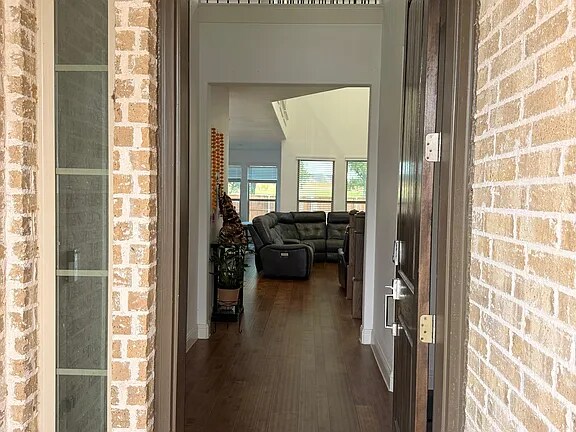 Building Photo - 325 Augusta Ct