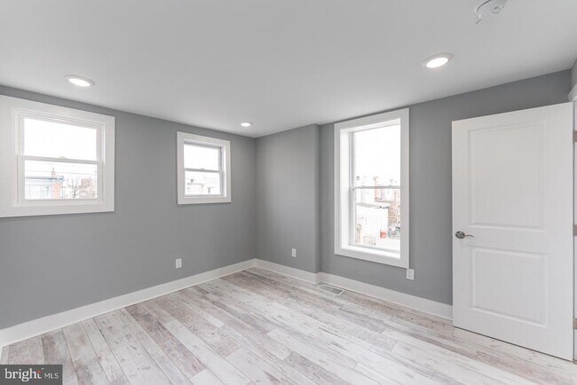 Building Photo - 3252 Miller St