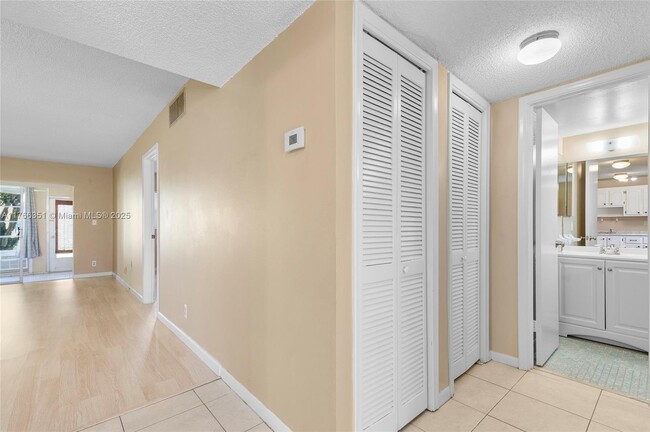Building Photo - 606 SW Natura Blvd