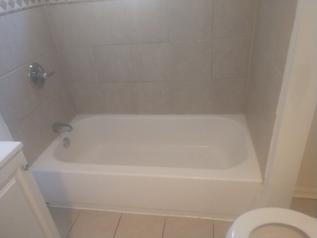 Bathroom - 402 E Lorraine Ave