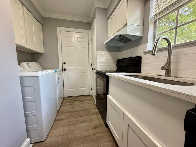 Building Photo - 306 N 40th Ave