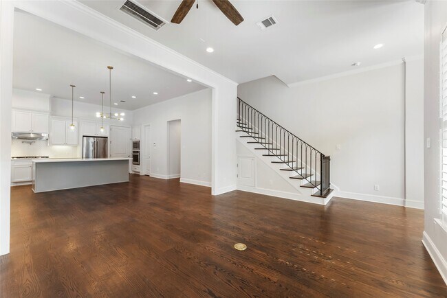 Building Photo - 247 Green Blvd