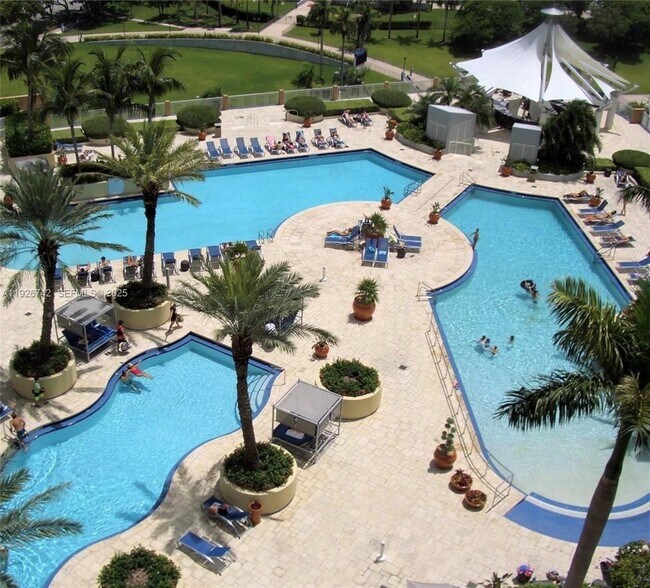 Building Photo - 253 NE 2nd St