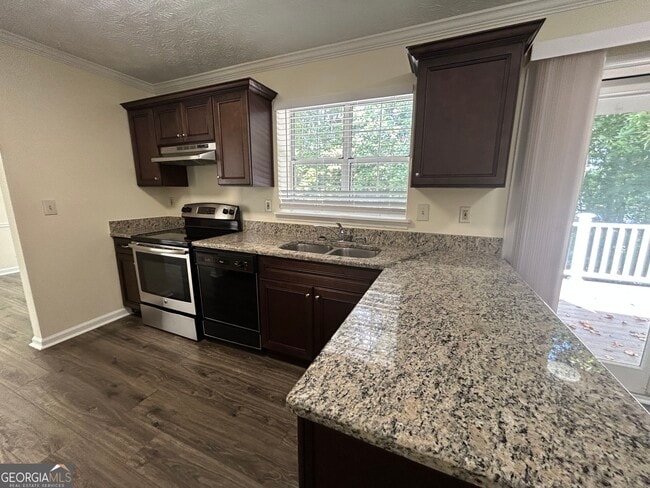 Building Photo - 4800 Streamside Dr