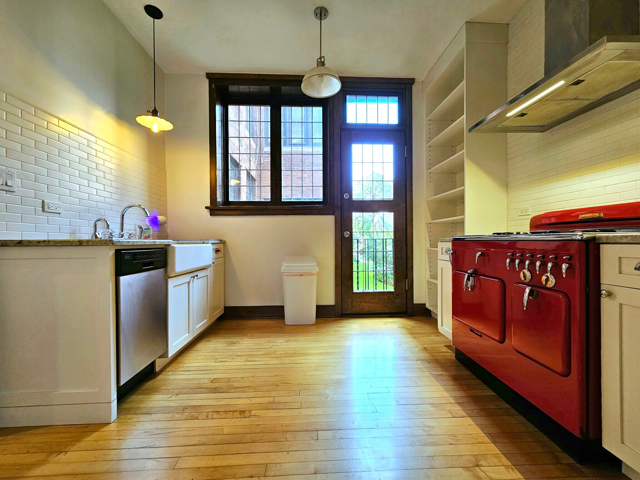 Building Photo - 5656 S Dorchester Ave