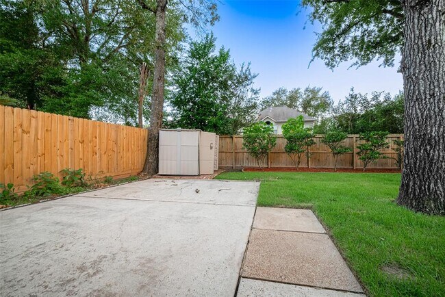 Building Photo - 2118 Westover Park Cir
