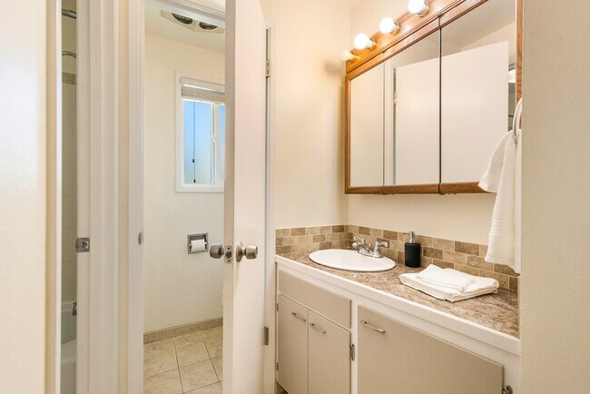 Building Photo - 15706 Ash Way