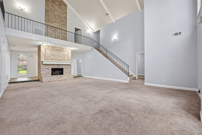 Building Photo - 8103 Oak Moss Dr