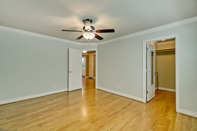 Building Photo - Stunning two-story spacious home on tranquil tree-lined street.
