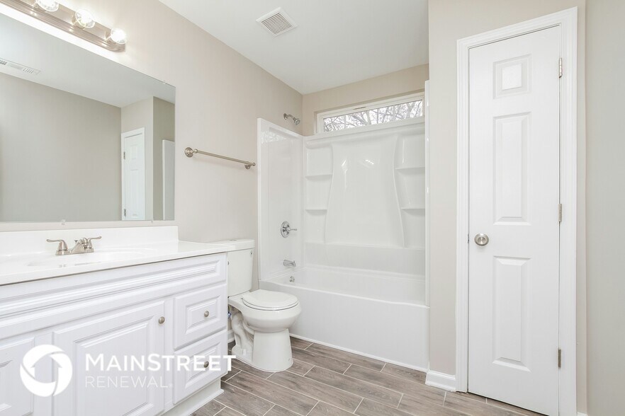 Building Photo - 807 Swearngan Ridge Ct