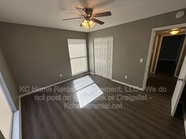 Building Photo - 8725 Countryshire Ln