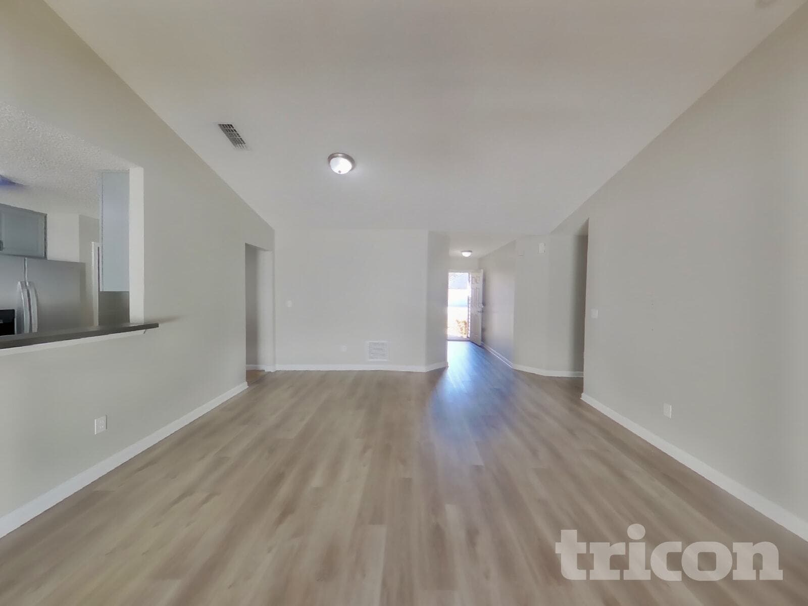 Building Photo - 6669 Southern Oaks Dr