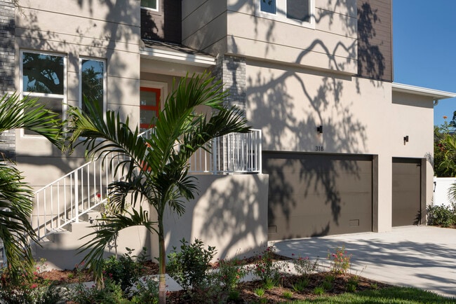 Building Photo - 318 Rafael Blvd NE