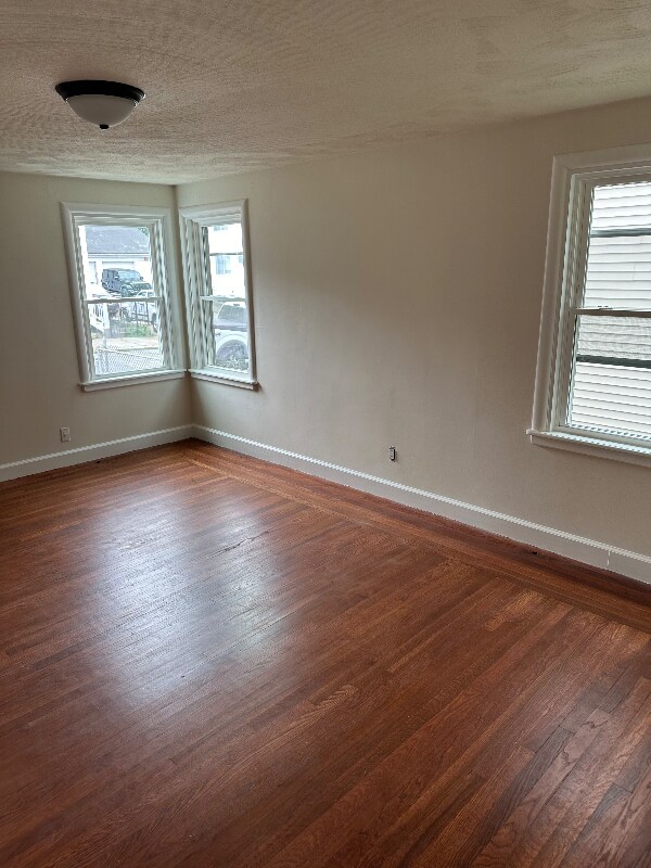 Building Photo - 139 Dante St