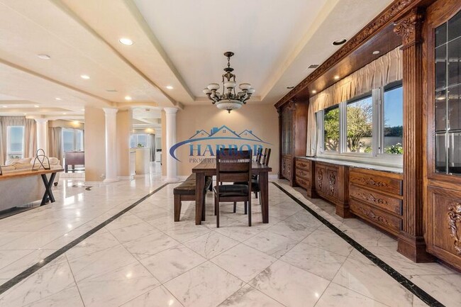 Building Photo - 1504 Vía Margarita