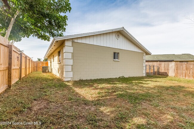 Building Photo - 2550 Via Veneto Ct