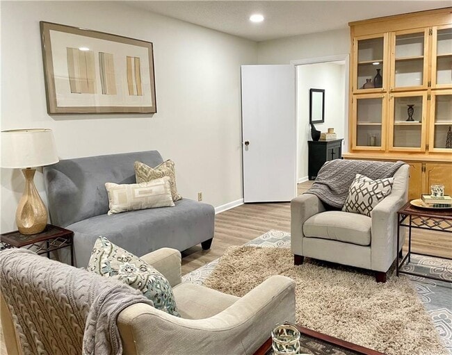 Building Photo - 4457 Frontier Way NE