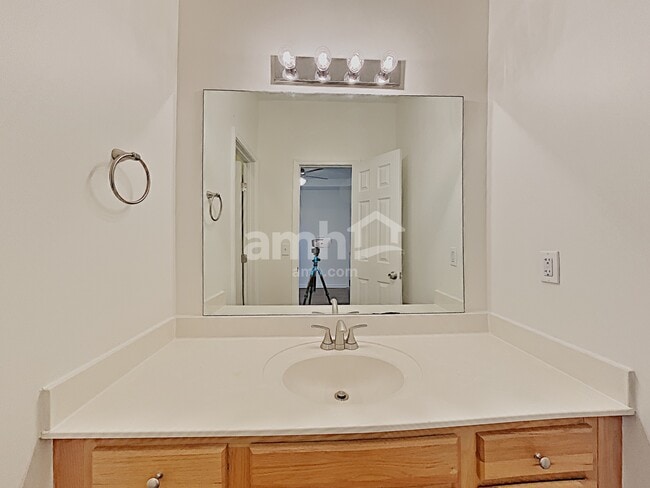 Building Photo - 6852 Scarlet Ridge Dr