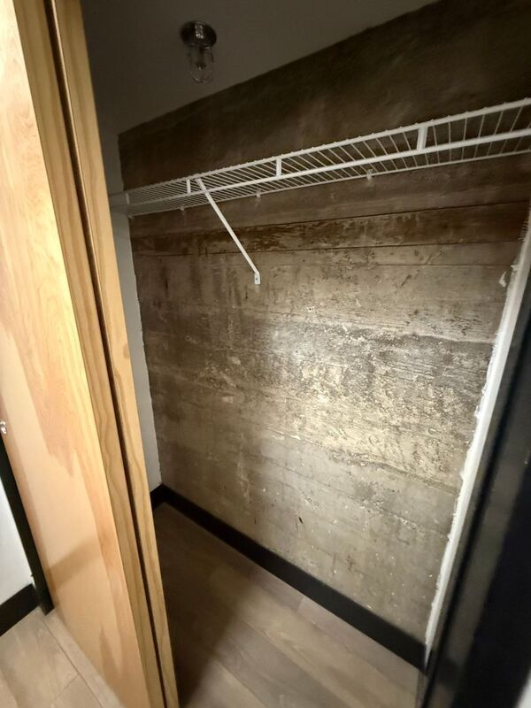 Building Photo - 160 Liberty St NE